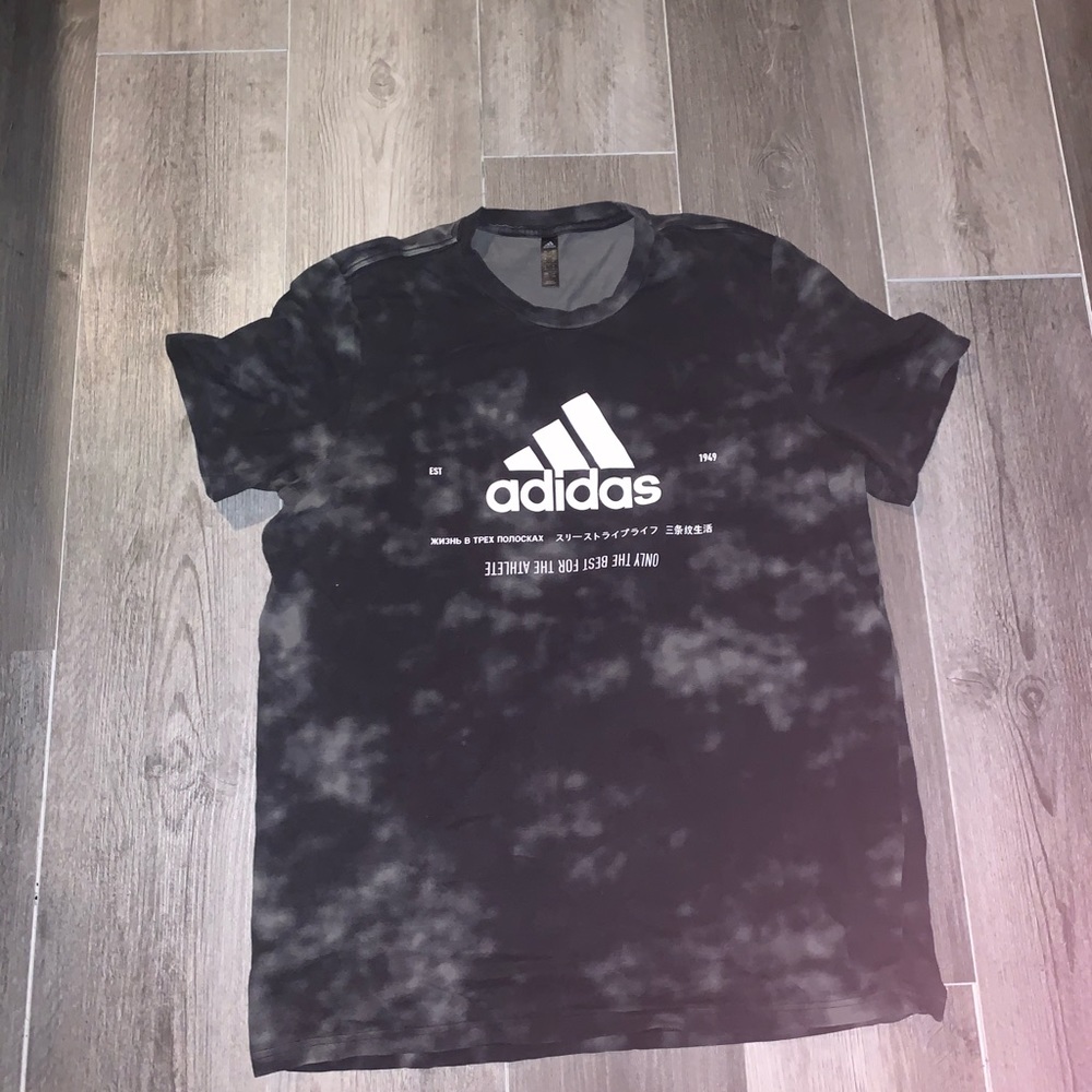 Adidas T-Shirt